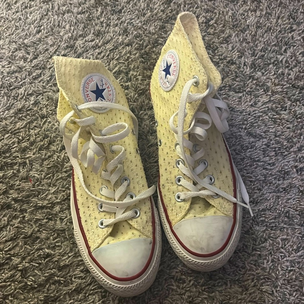 Women’s high top old school converse, they are an off white color and size 8.5